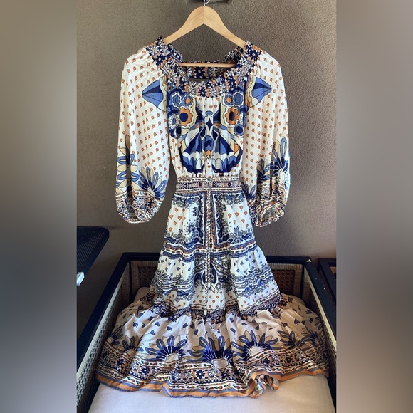 NWT FARM Rio Blue and White Maxi with Open Back and 3/4 Bishop Sleeves size 0P - Picture 1 of 6